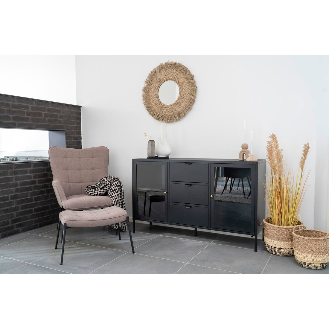 Dalby Sideboard - Sideboard, schwarz mit Glastüren und 3 Schubladen