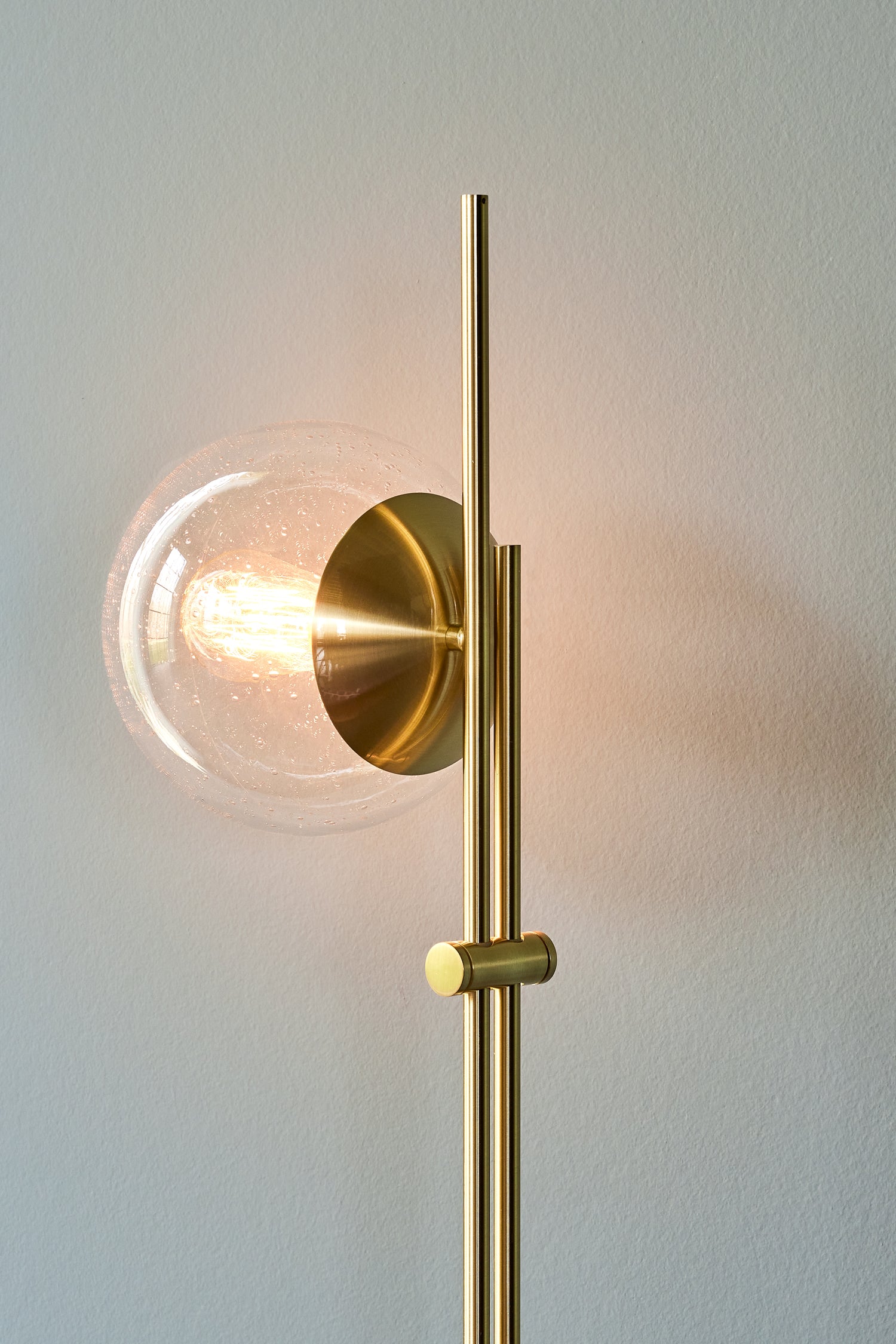 Hübsch - Gulvlampe, metal/glas, messing/klar - ø20xh147cm, E27