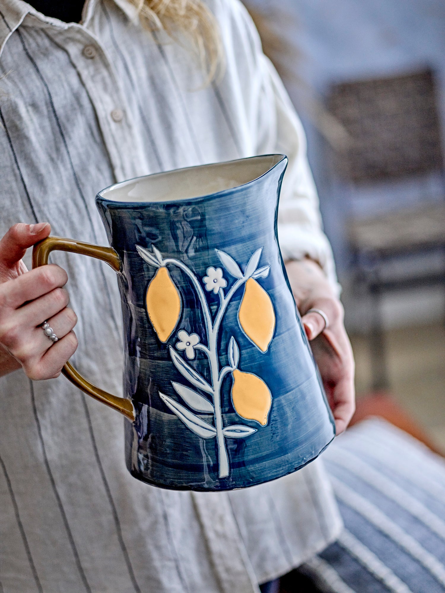 Feriha Pitcher, Blau, Steinzeug